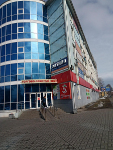 Спутник, торгово-офисный центр
